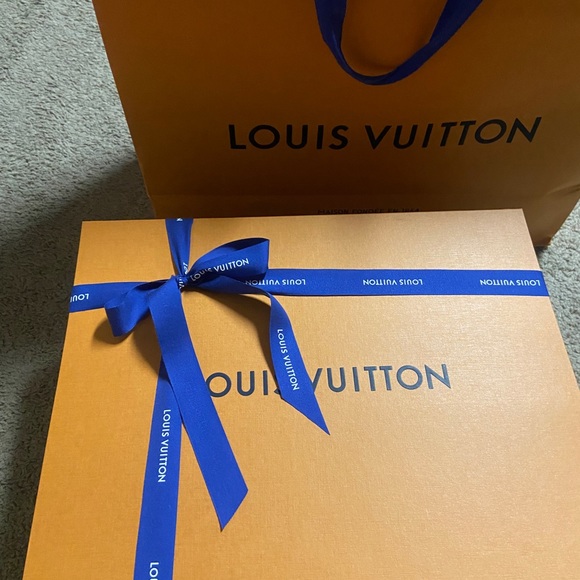 Authentic Louis Vuitton Montorgueil PM - Picture 10 of 10